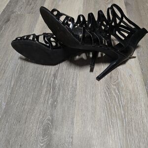 Chic Black Strappy Heels